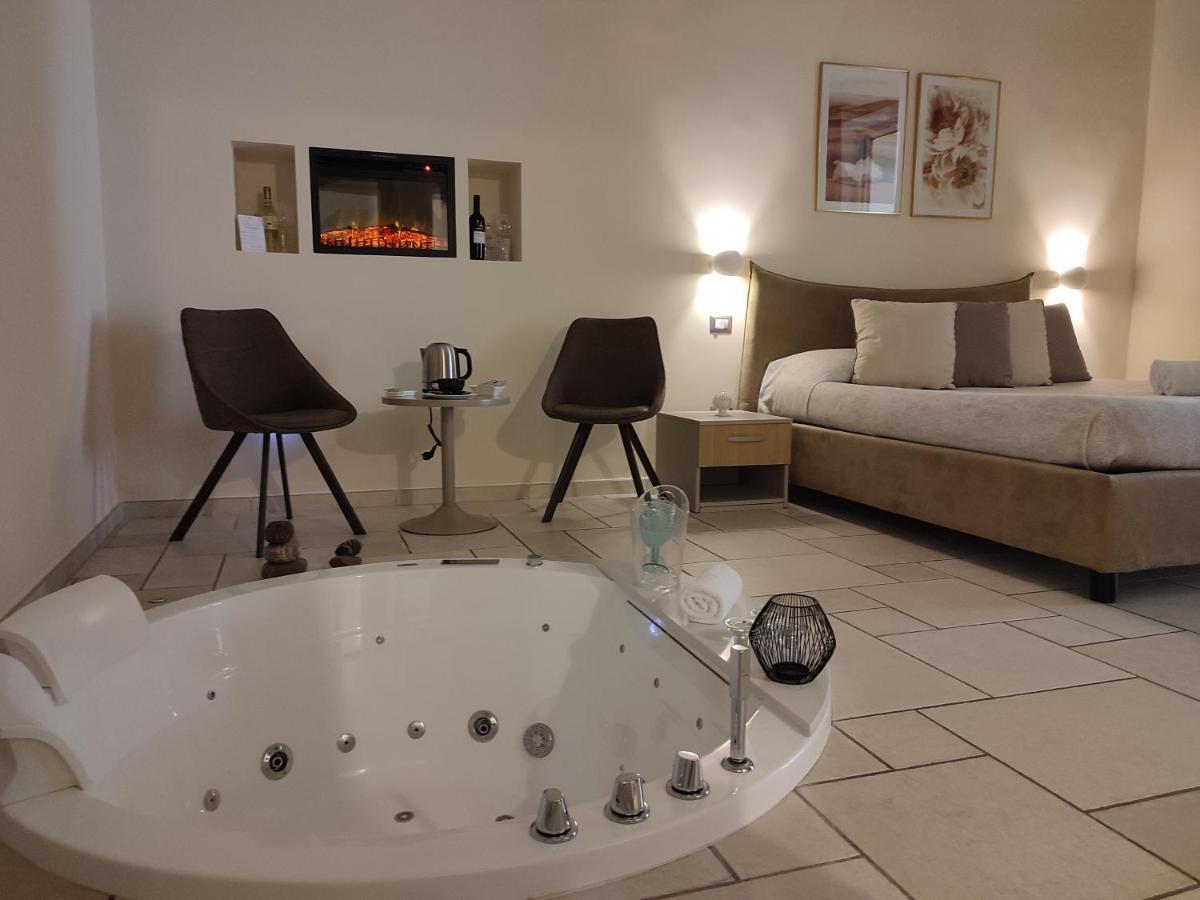 Lux Suite Taranto Exterior photo